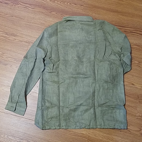 Green Buttoned Shirt with Pockets - Picture 5 of 5